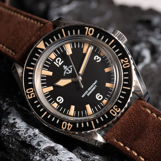 Hruodland 40mm Retro Diving Men Watch