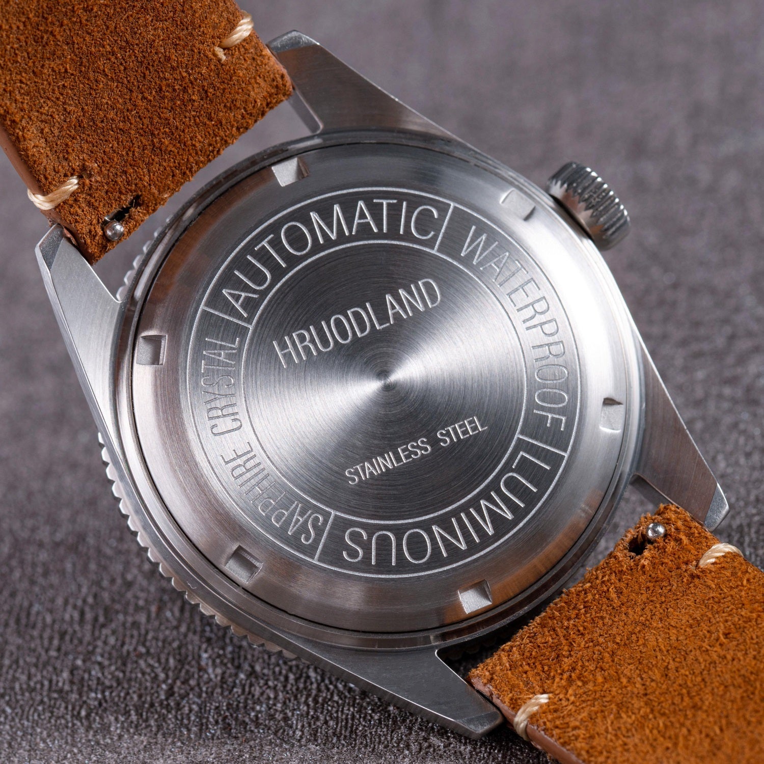 40mm Vintage Diver Watch – Sapphire Bubble Crystal, 200m WR