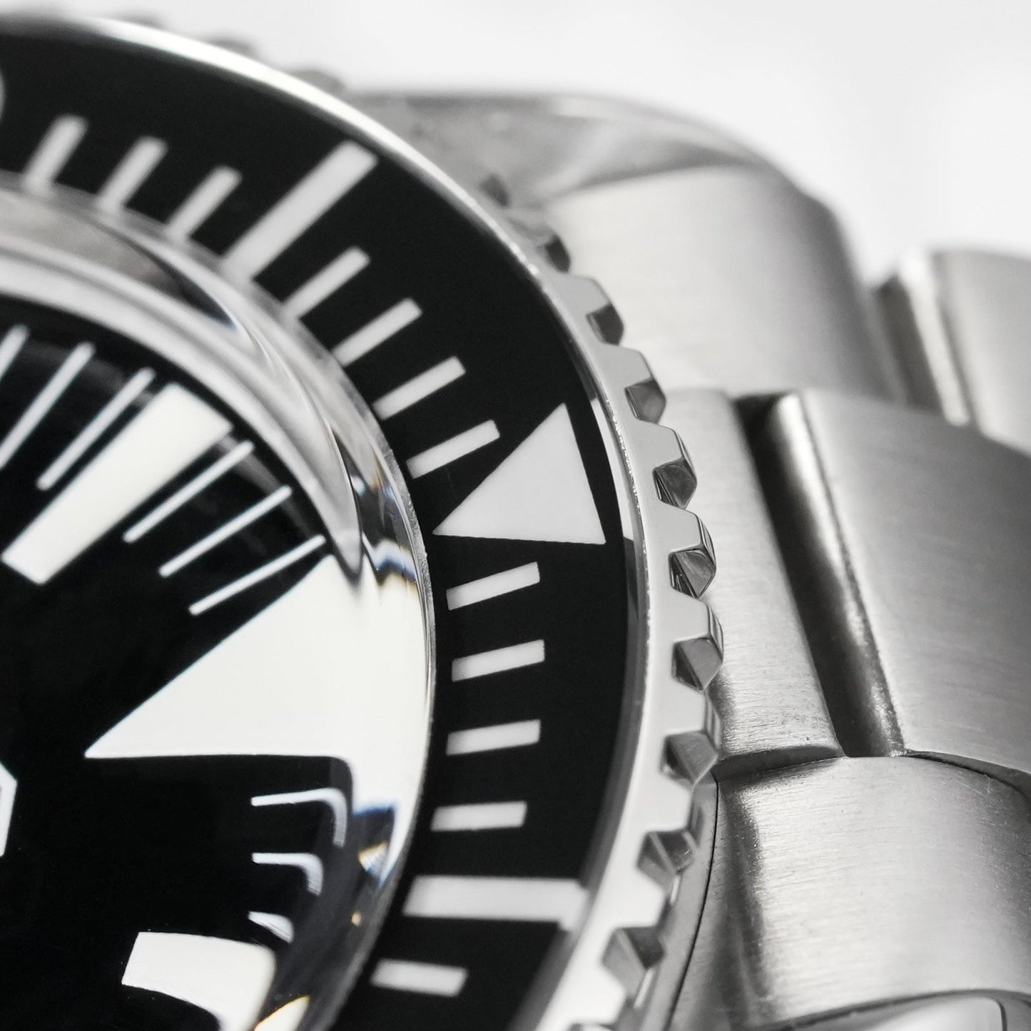 Seafarer WD1967Q 39mm VH31 Diver Watch